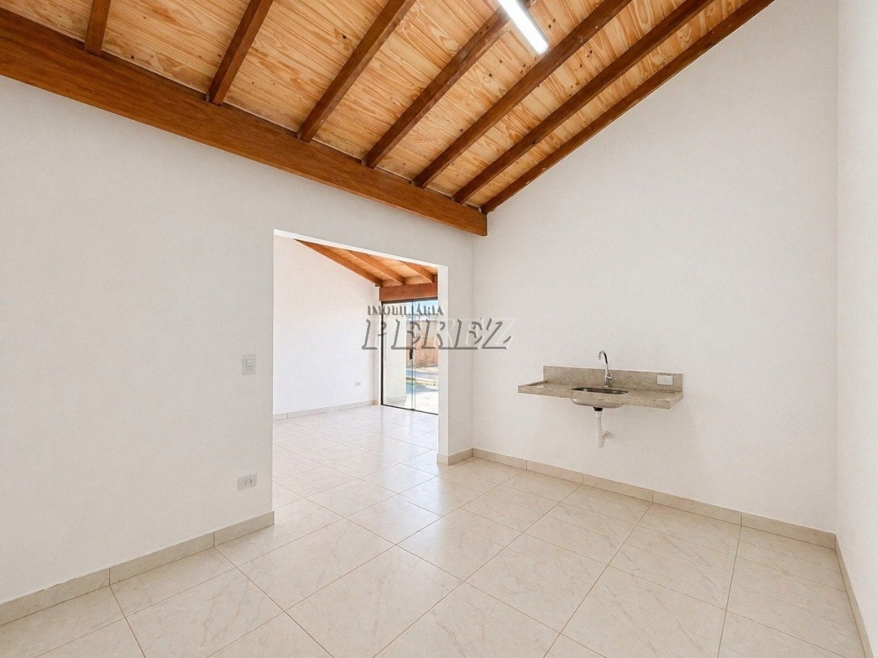 Casa para alugar na região oeste de Londrina, Jardim Colúmbia