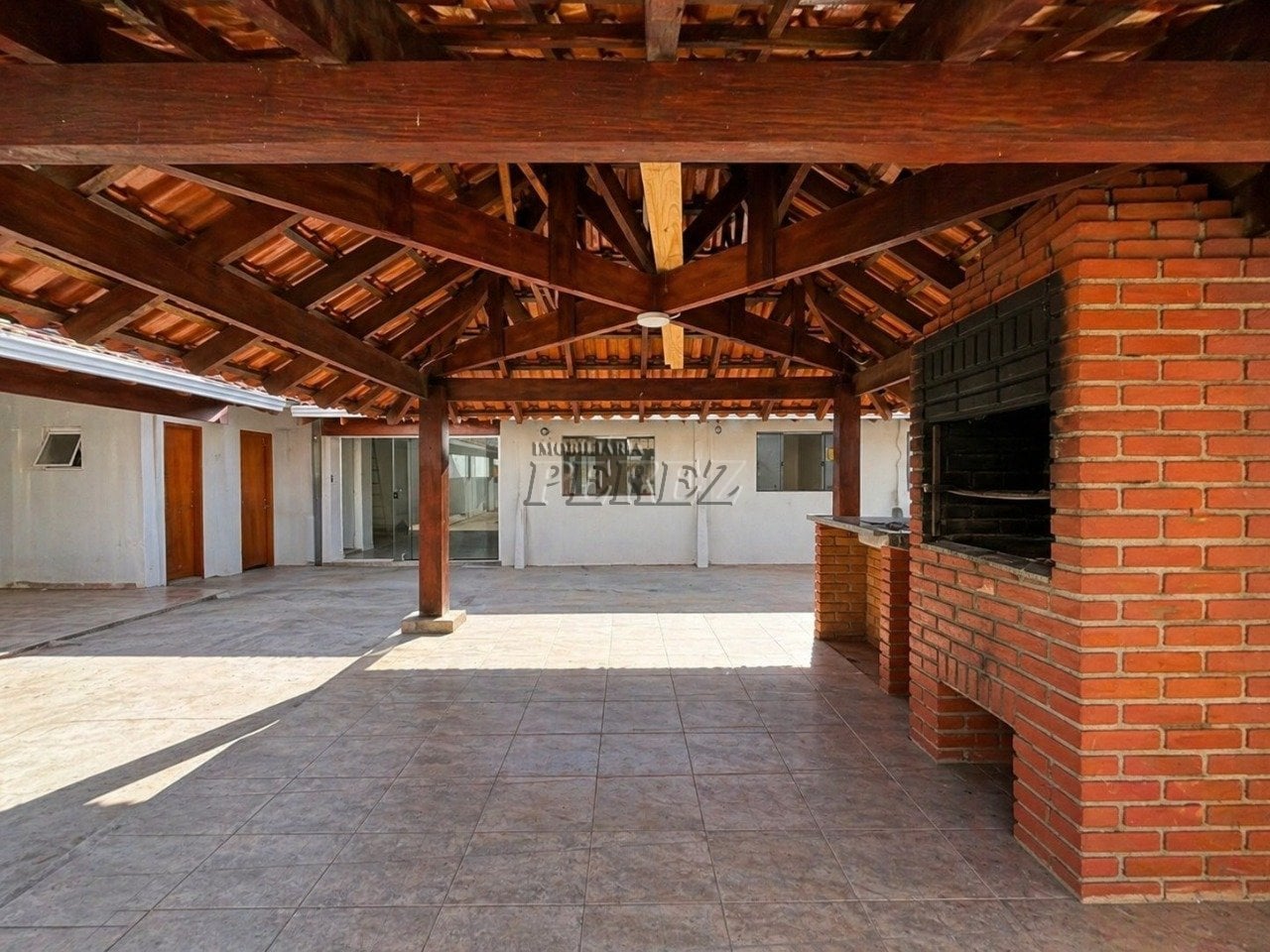 Casa para alugar na região oeste de Londrina, Jardim Colúmbia