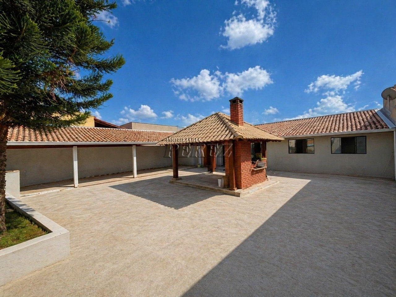 Casa para alugar na região oeste de Londrina, Jardim Colúmbia