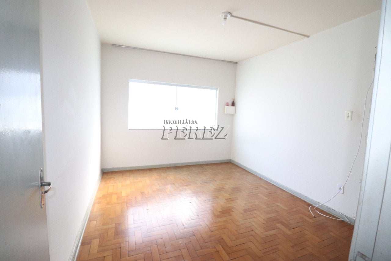 Apartamento à venda no Edifício Egles, no centro de Londrina