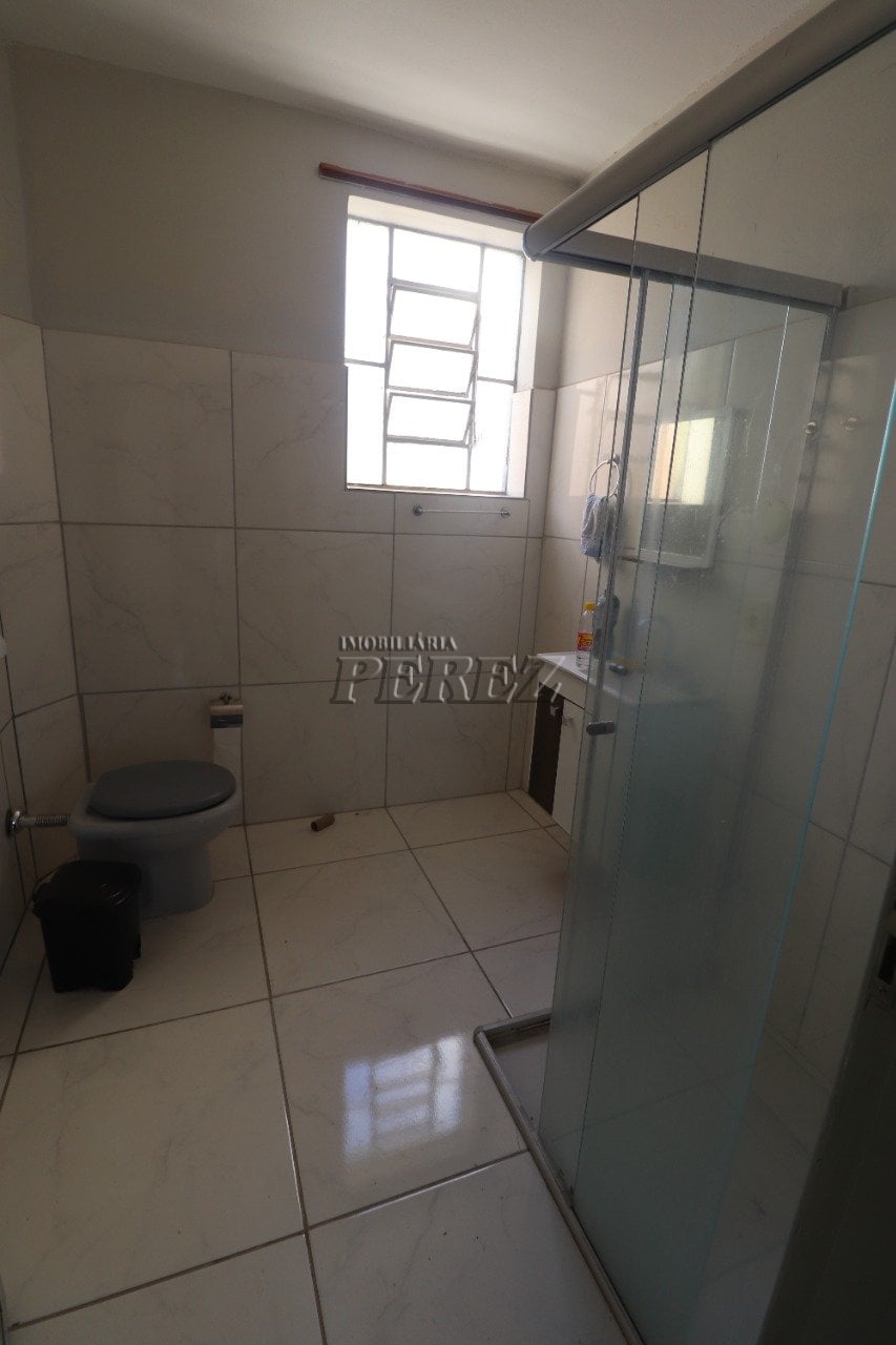 Apartamento à venda no Edifício Egles, no centro de Londrina