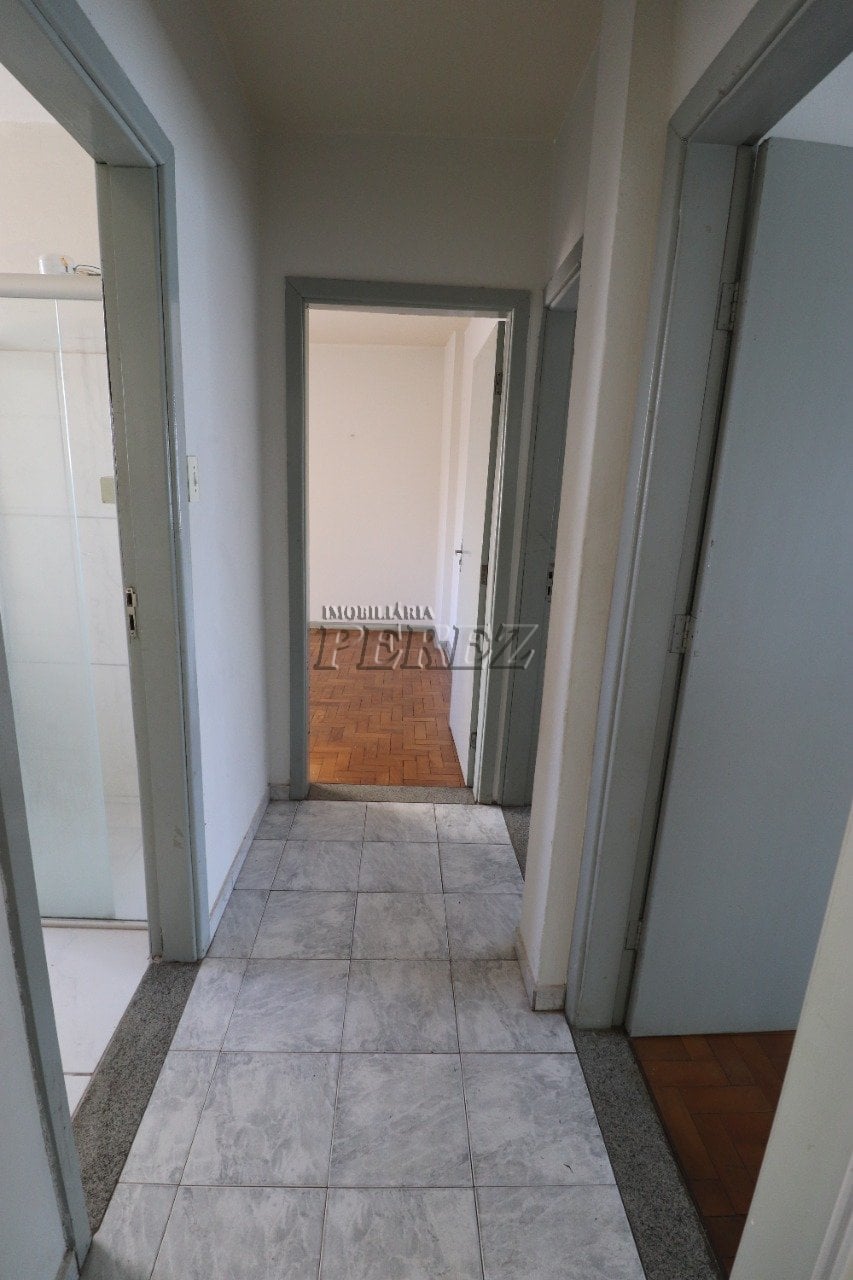 Apartamento à venda no Edifício Egles, no centro de Londrina