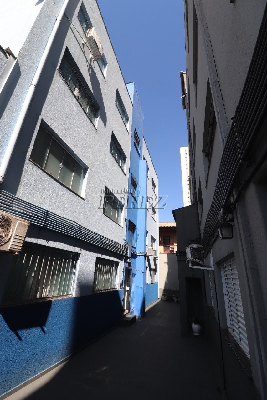 Apartamento à venda no Edifício Egles, no centro de Londrina