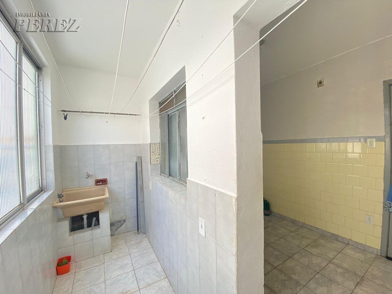 Apartamento à venda no Edifício Egles, no centro de Londrina