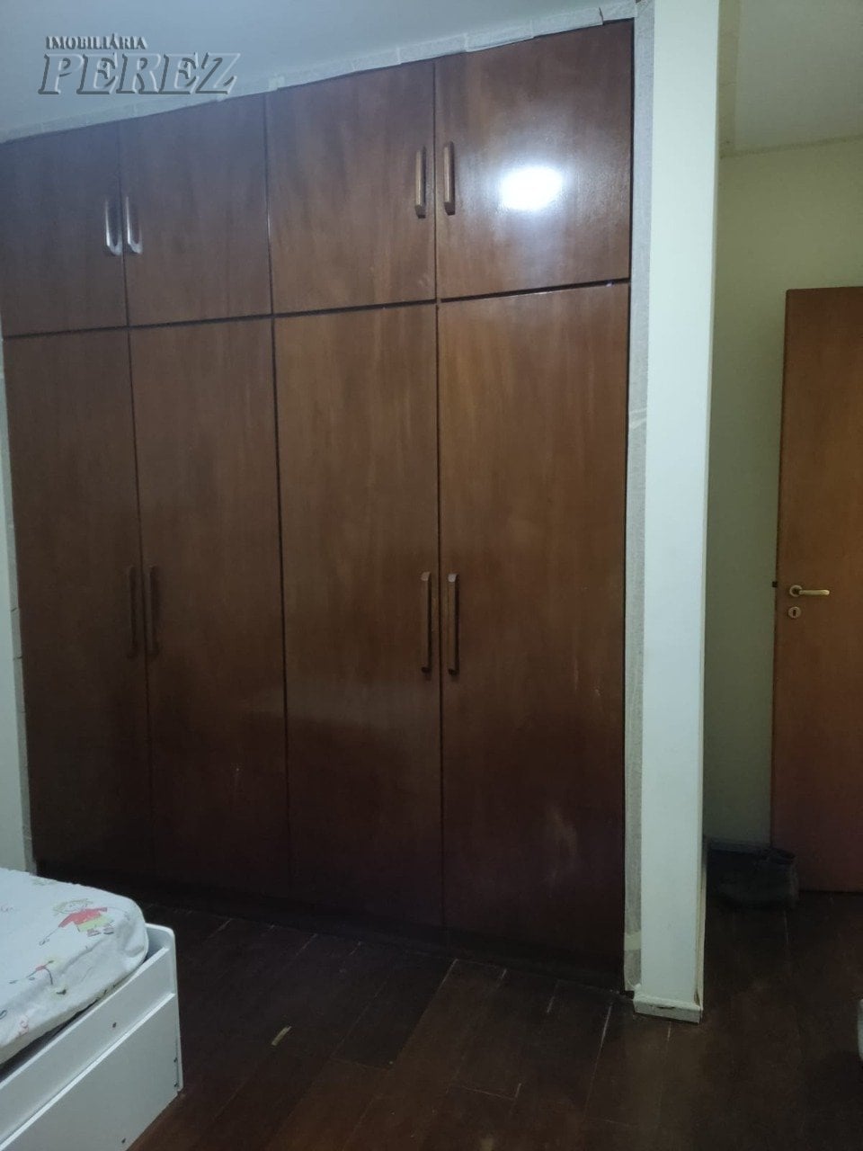 Apartamento à venda no Edifício Ibiúna - Centro de Londrina