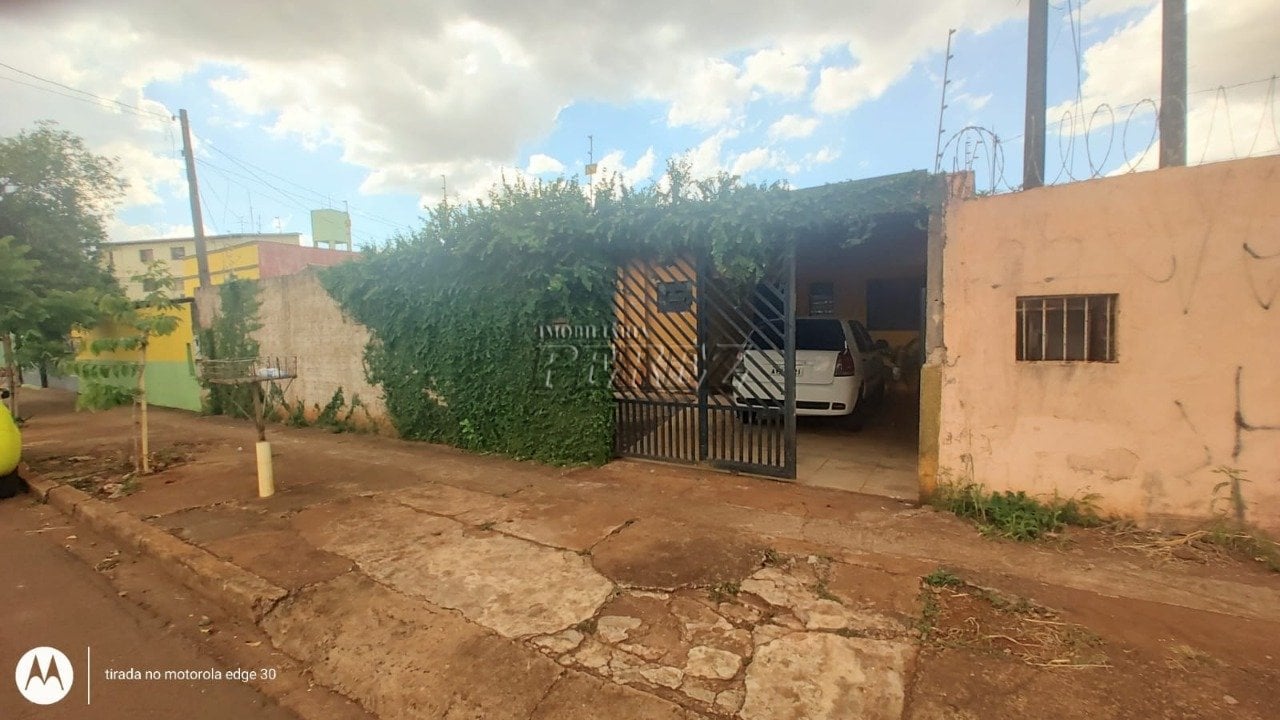 Casa à venda no Jardim Marumbi na região leste de Londrina