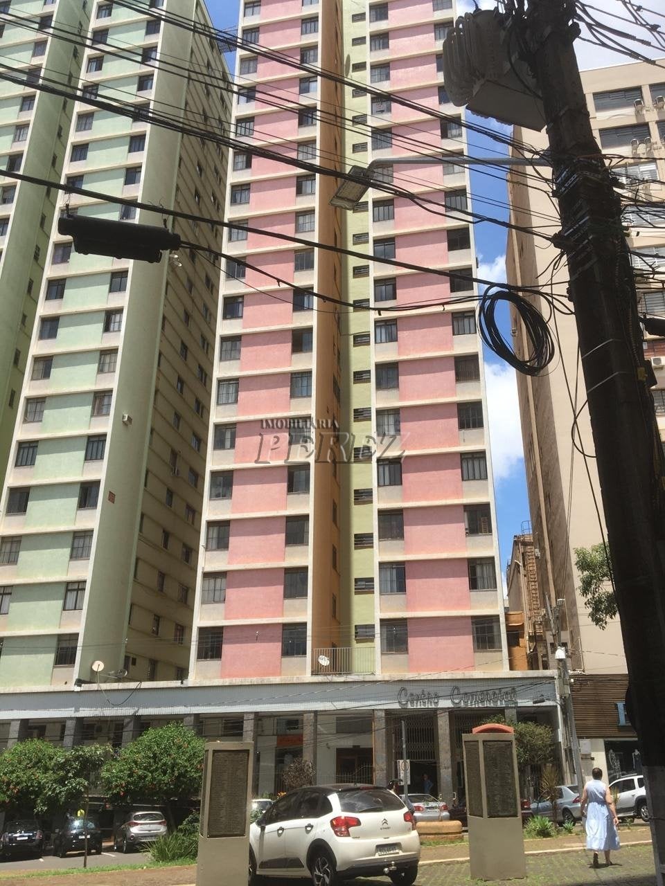 Apartamento à venda no Condomínio Centro Comercial Londrina - Centro de Londrina