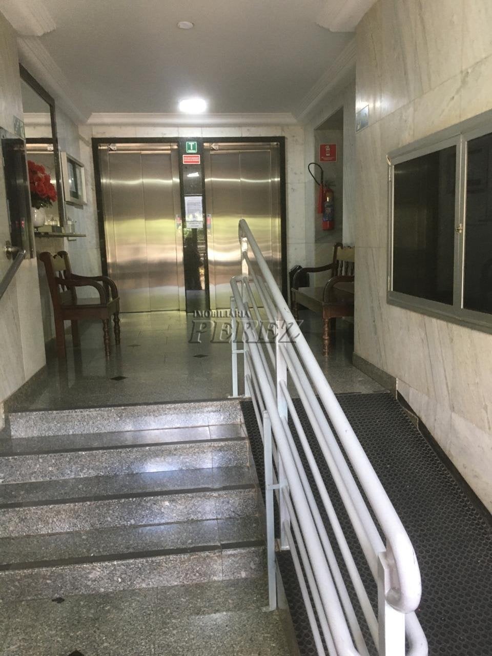 Apartamento à venda no Condomínio Centro Comercial Londrina - Centro de Londrina