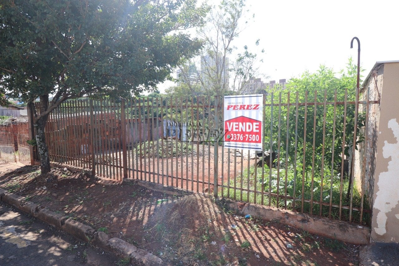Terreno à venda na Rua Rudolph Diesel, região oeste de Londrina