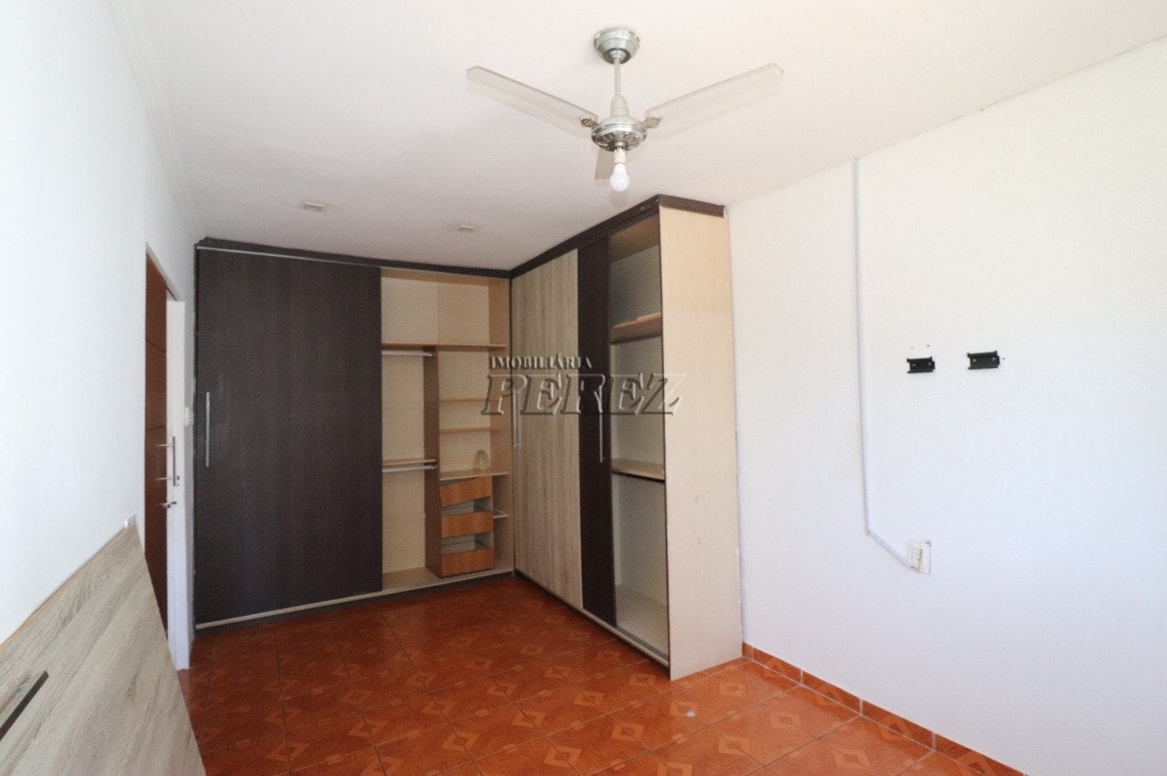 Casa à venda na região leste de Londrina - Califórnia