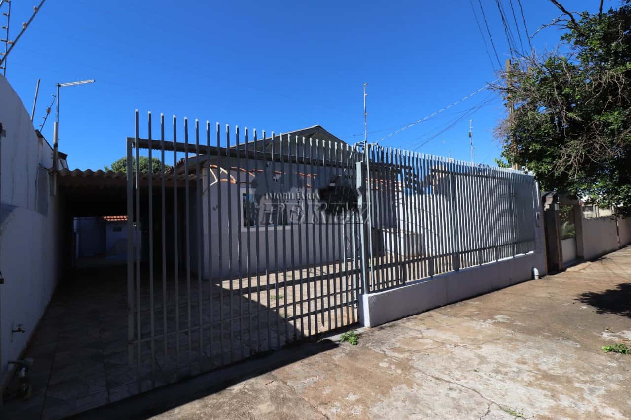 Casa à venda na região leste de Londrina - Califórnia — foto principal