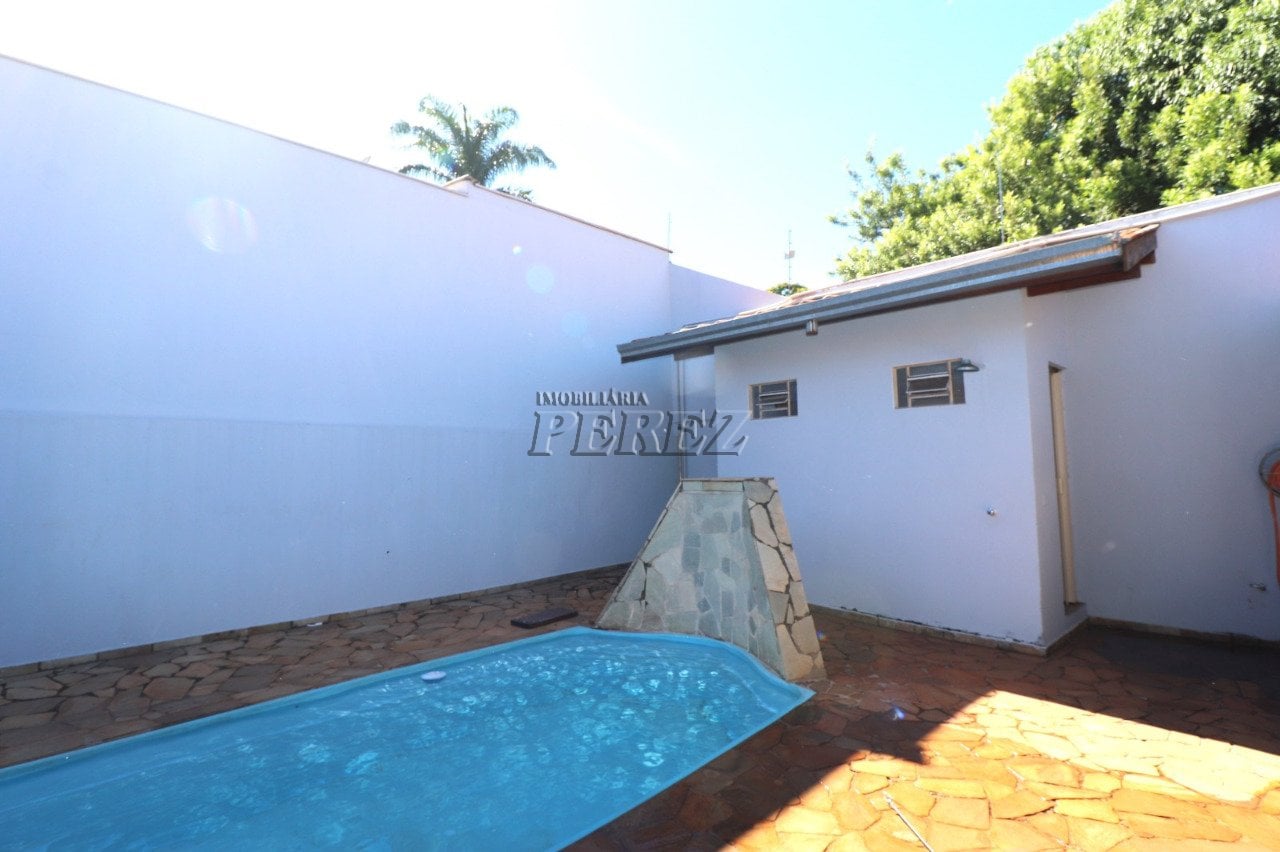 Casa à venda na região leste de Londrina - Califórnia