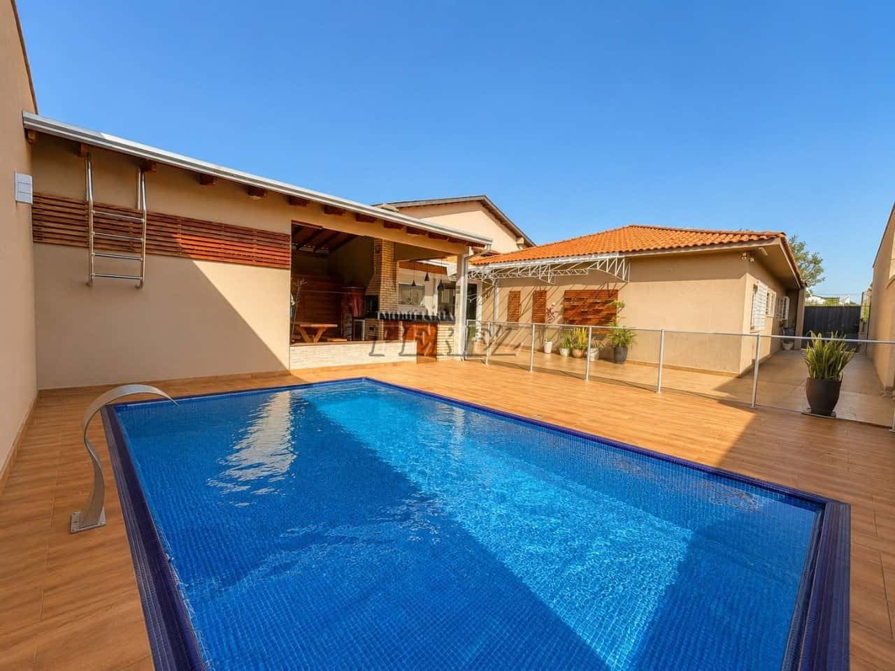 Casa à venda na região oeste de Londrina - Jadim Shangri-la A — foto principal