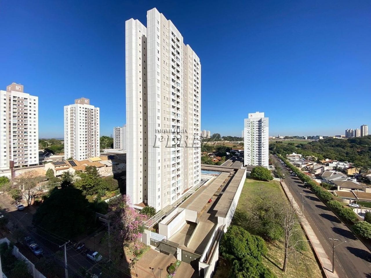 Apartamento a venda entre a Gleba Palhano e Nova Prochet