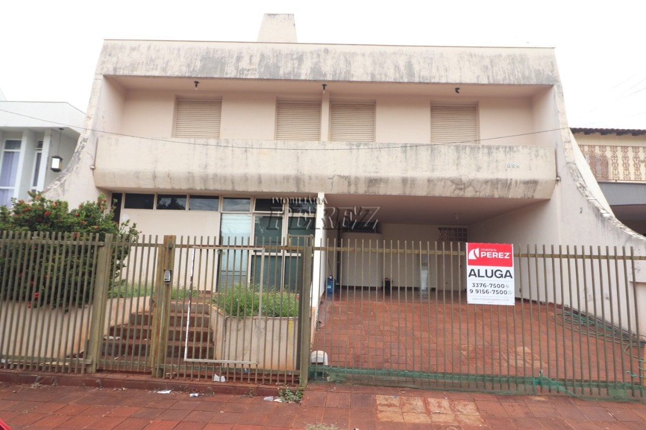 Sobrado para alugar na região oeste em Londrina, Bairro Quebec.