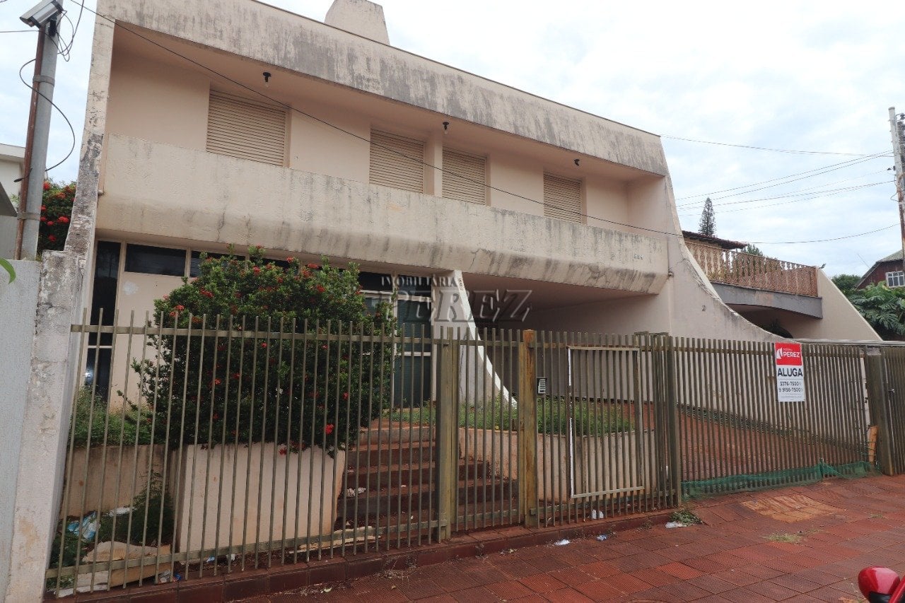Sobrado para alugar na região oeste em Londrina, Bairro Quebec.