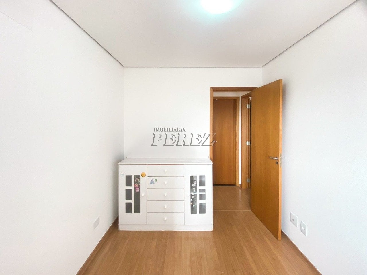Apartamento para alugar no centro de Londrina, Edifício Aruak.