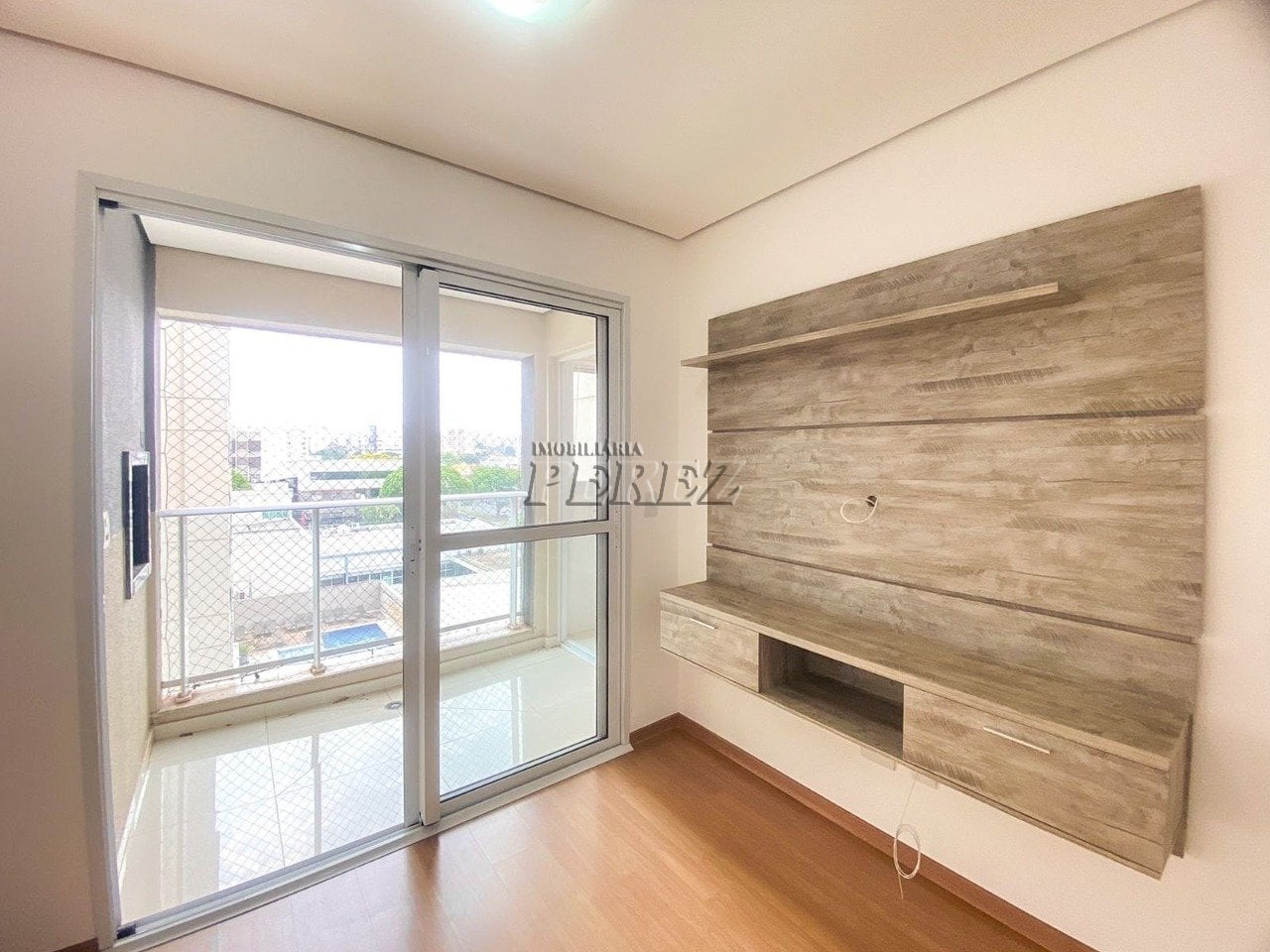 Apartamento para alugar no centro de Londrina, Edifício Aruak.