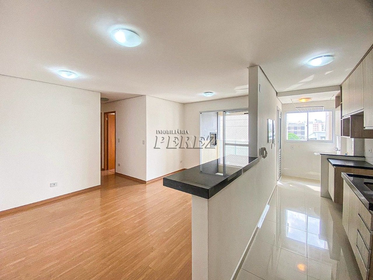 Apartamento para alugar no centro de Londrina, Edifício Aruak.