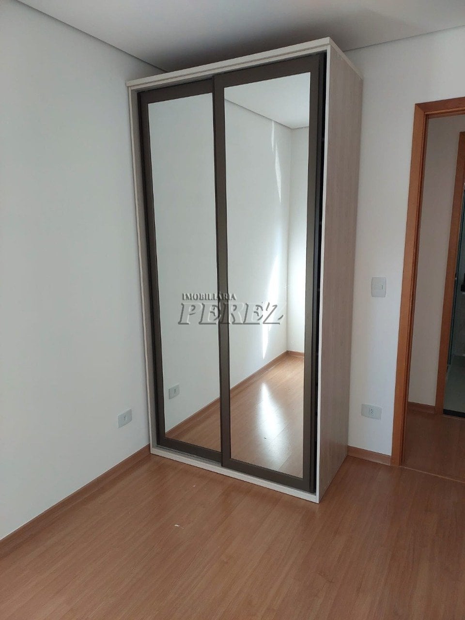 Apartamento para alugar no centro de Londrina, Edifício Aruak.