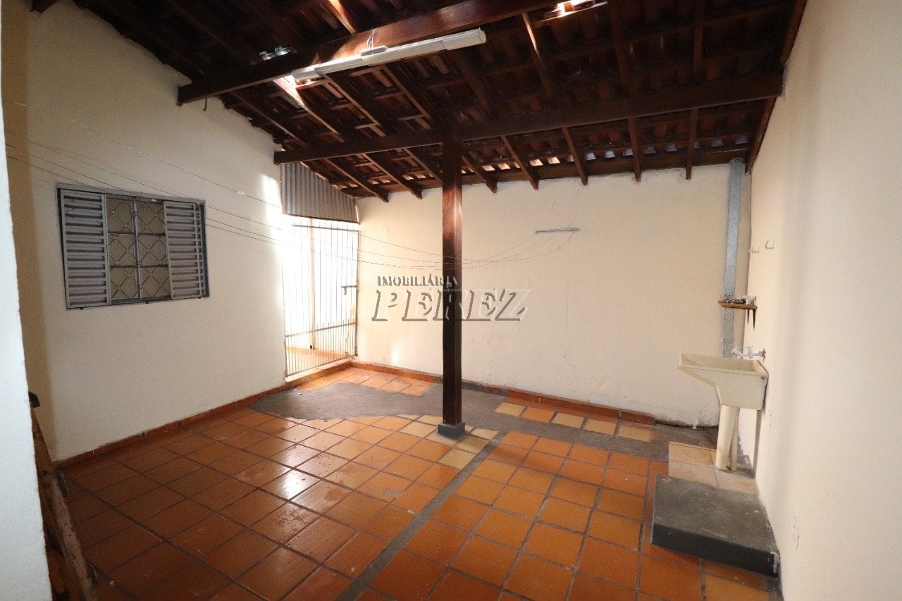 Casa para alugar na região norte de Londrina - Carnascialli