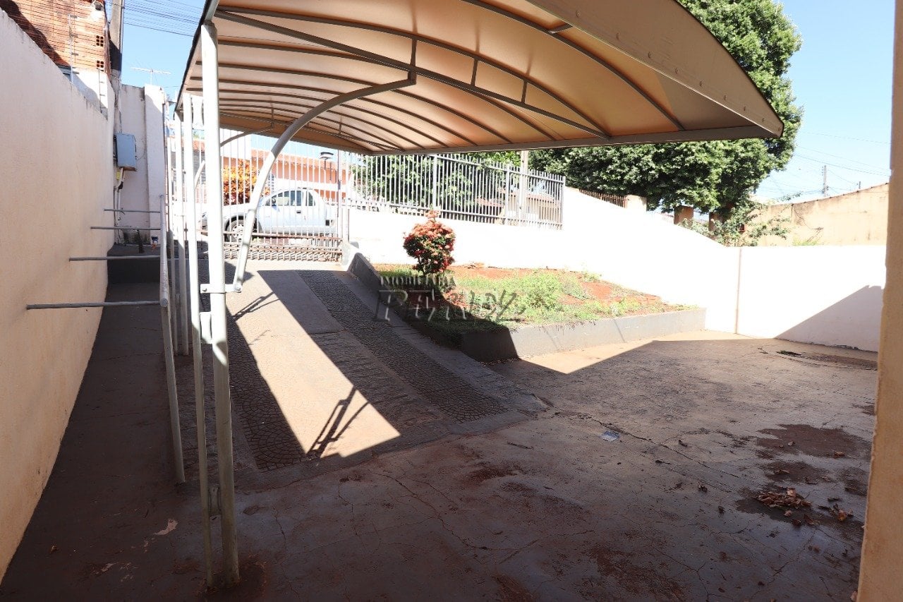Casa para alugar na região norte de Londrina - Carnascialli