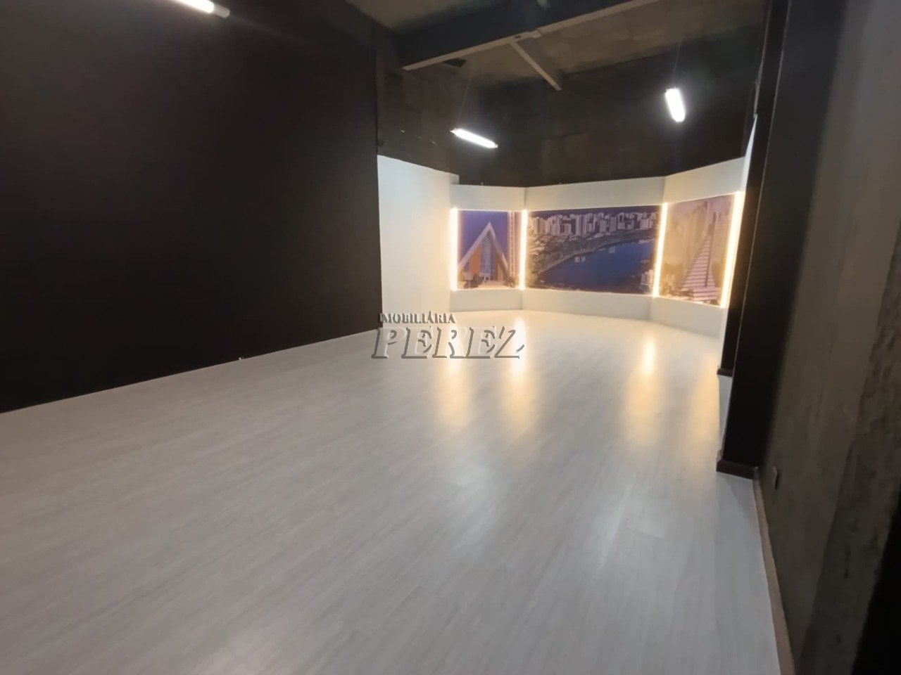 Salão comercial para alugar na Rua Araguaia, centro de Londrina