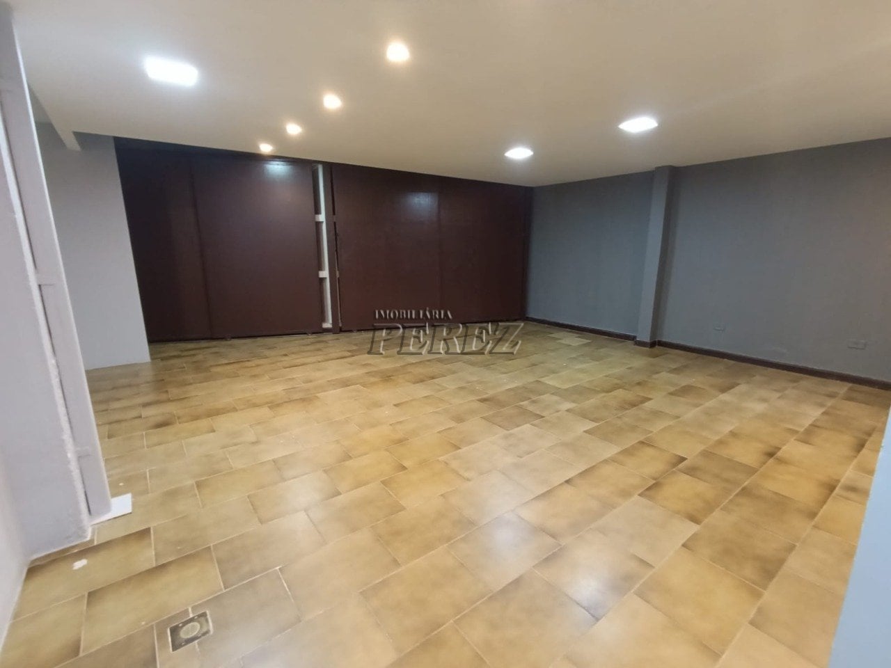 Salão comercial para alugar na Rua Araguaia, centro de Londrina