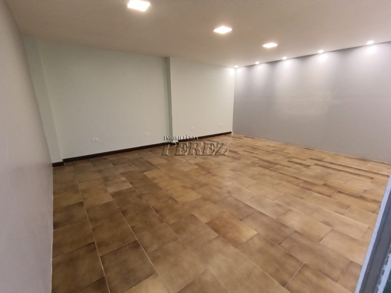 Salão comercial para alugar na Rua Araguaia, centro de Londrina