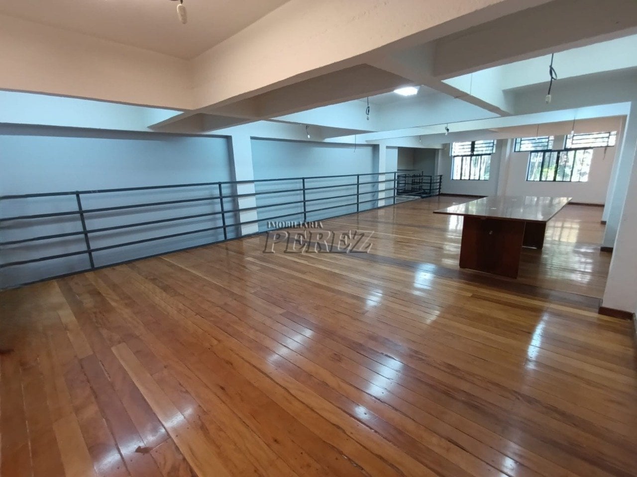Salão comercial para alugar na Rua Araguaia, centro de Londrina