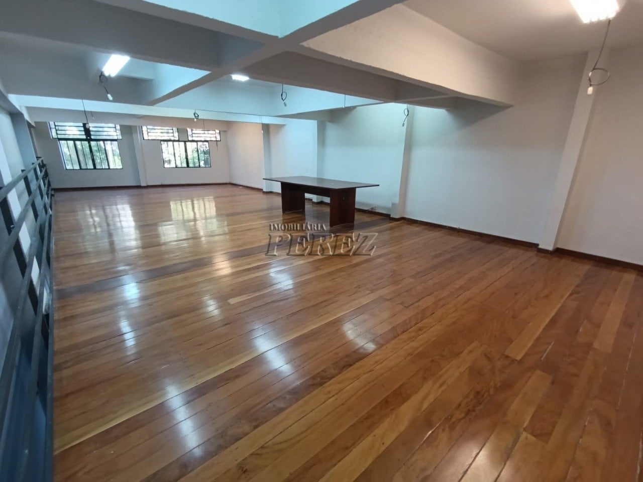 Salão comercial para alugar na Rua Araguaia, centro de Londrina