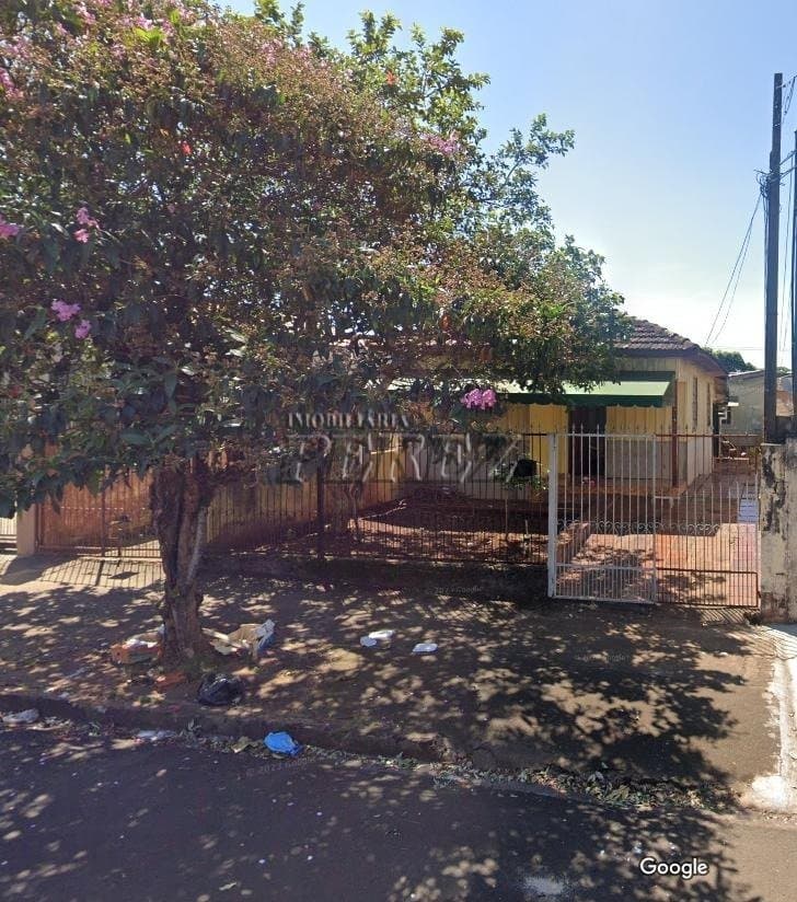 Casa à venda no Jardim Ideal, Rua Ceará na região leste de Londrina